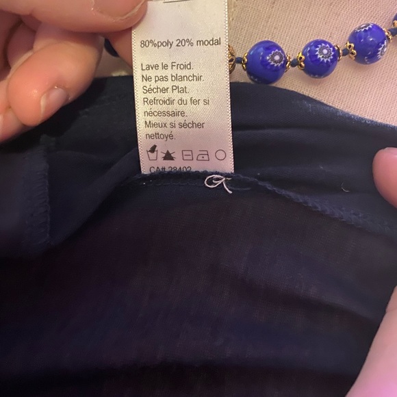 Laquette sleeveless blouse with flowers on the shoulder and silk panel on front - Picture 7 of 7